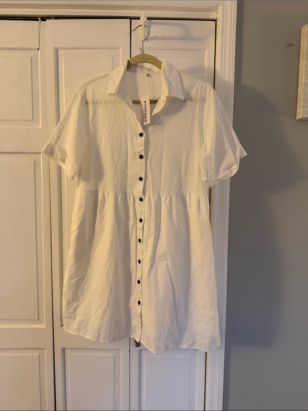 Amazon White Short-Sleeve Button-Front Shirt Dress with Black Buttons